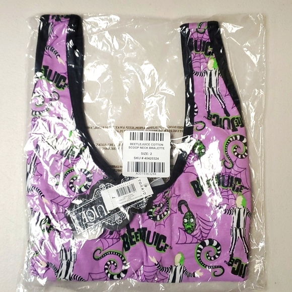 ♥️NWT VINTAGE TORRID BRALETTE - BEETLEJUICE WIRELESS SCOOP SPORTS BRA PLUS SIZE - Picture 8 of 15